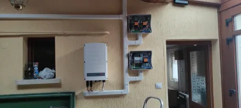 Napelemes panelek lapos tetőn – energiatermelő rendszer kivitelezése